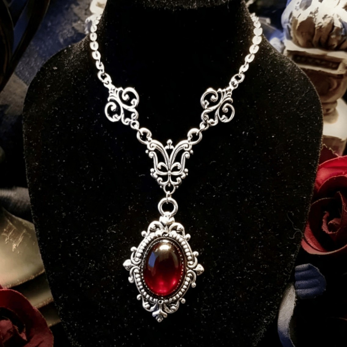 Kalung Cameo Vampir, Cameo Dar - Men'S Victorian Accessories ulasan dan harga