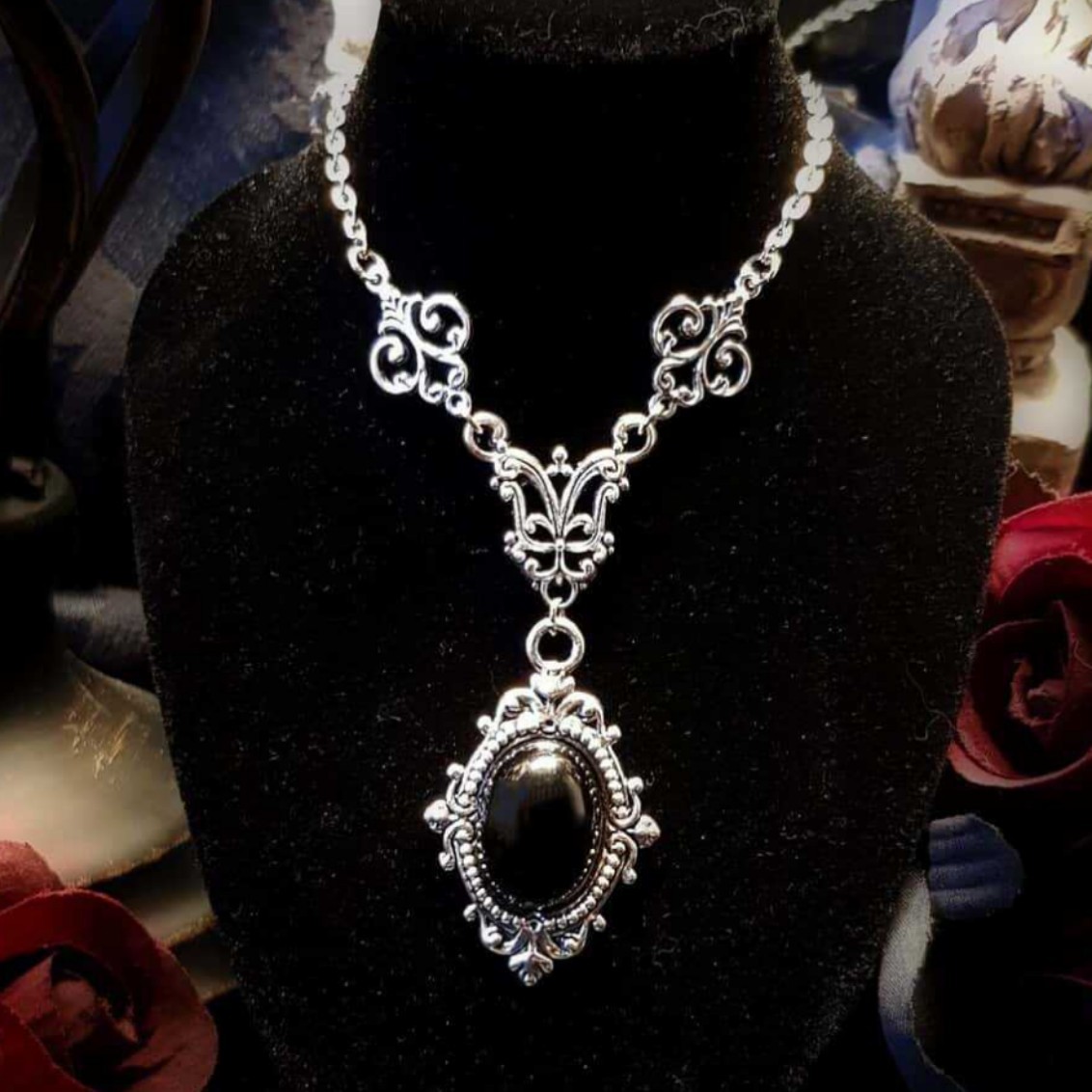 Kalung Cameo Vampir, Cameo Dar - Men'S Victorian Accessories ulasan dan harga